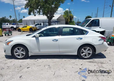 2015 Nissan Altima 2.5 Sv z USA, uszkodzony, nr VIN 1N4AL3AP4FC421239